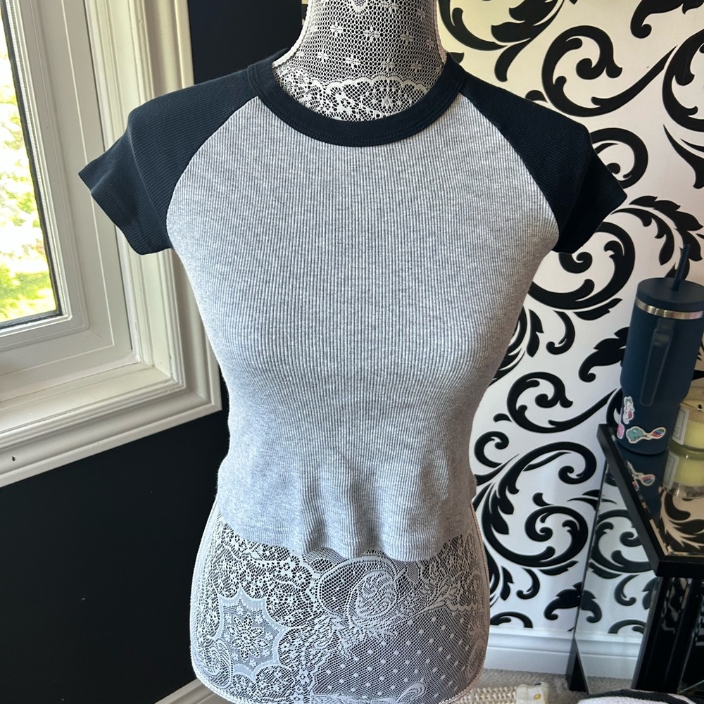 Brandy Melville ribbed tee shirt